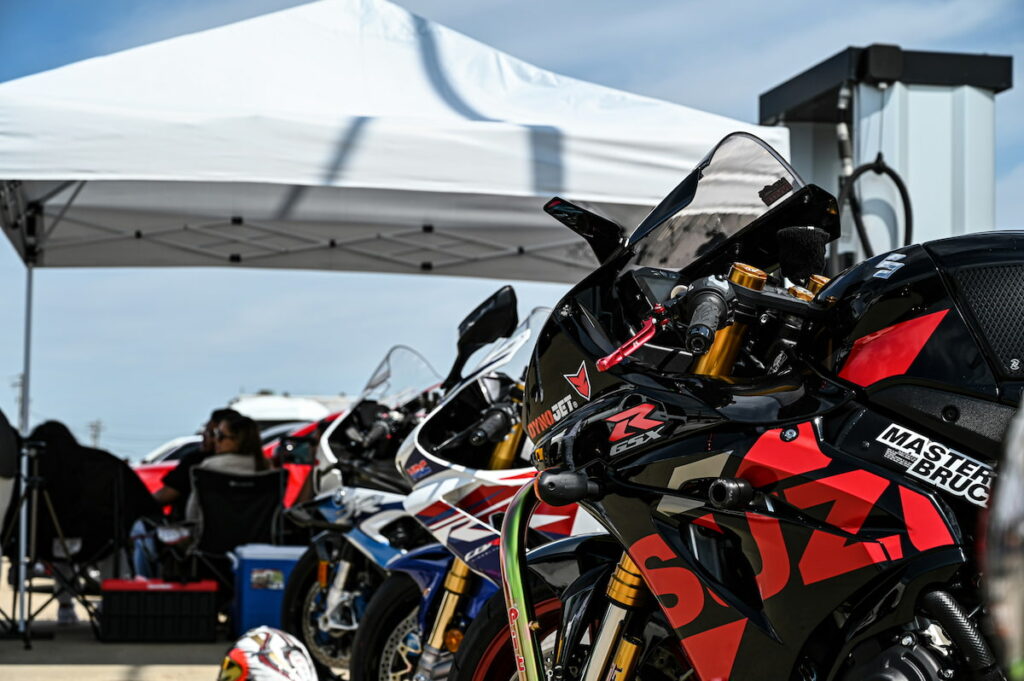 ronnzy moto Do660RSSD54 unsplash 2