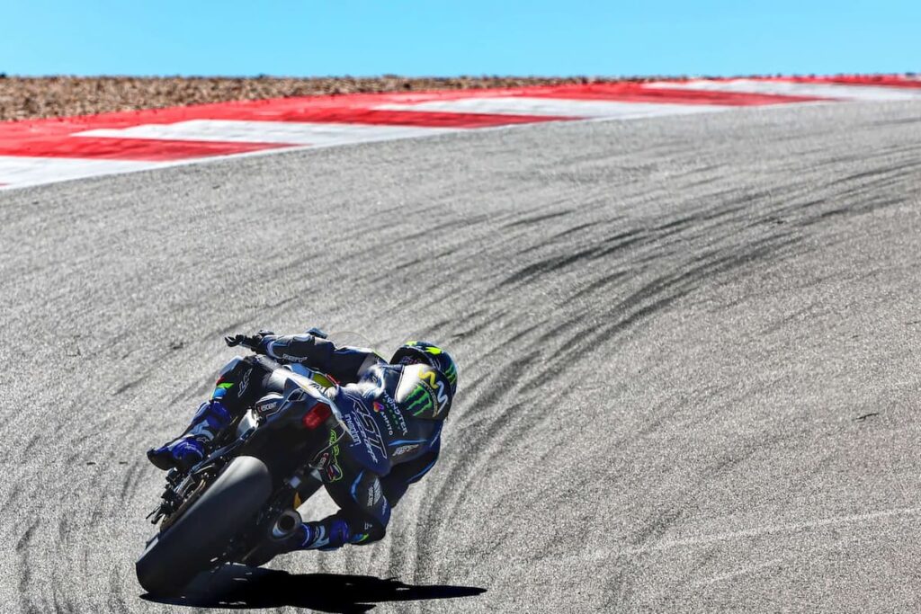 a roadracer at the apex